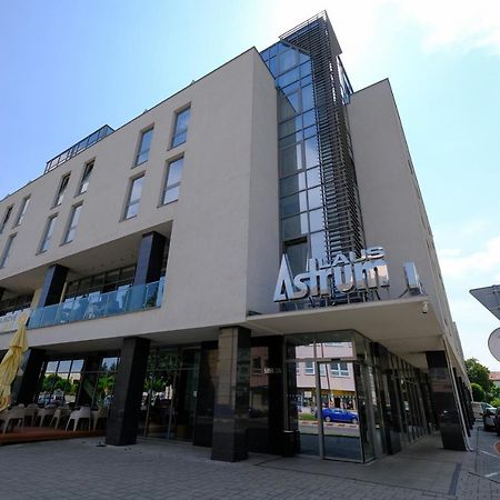 Business Hotel Astrum Laus Левице Экстерьер фото