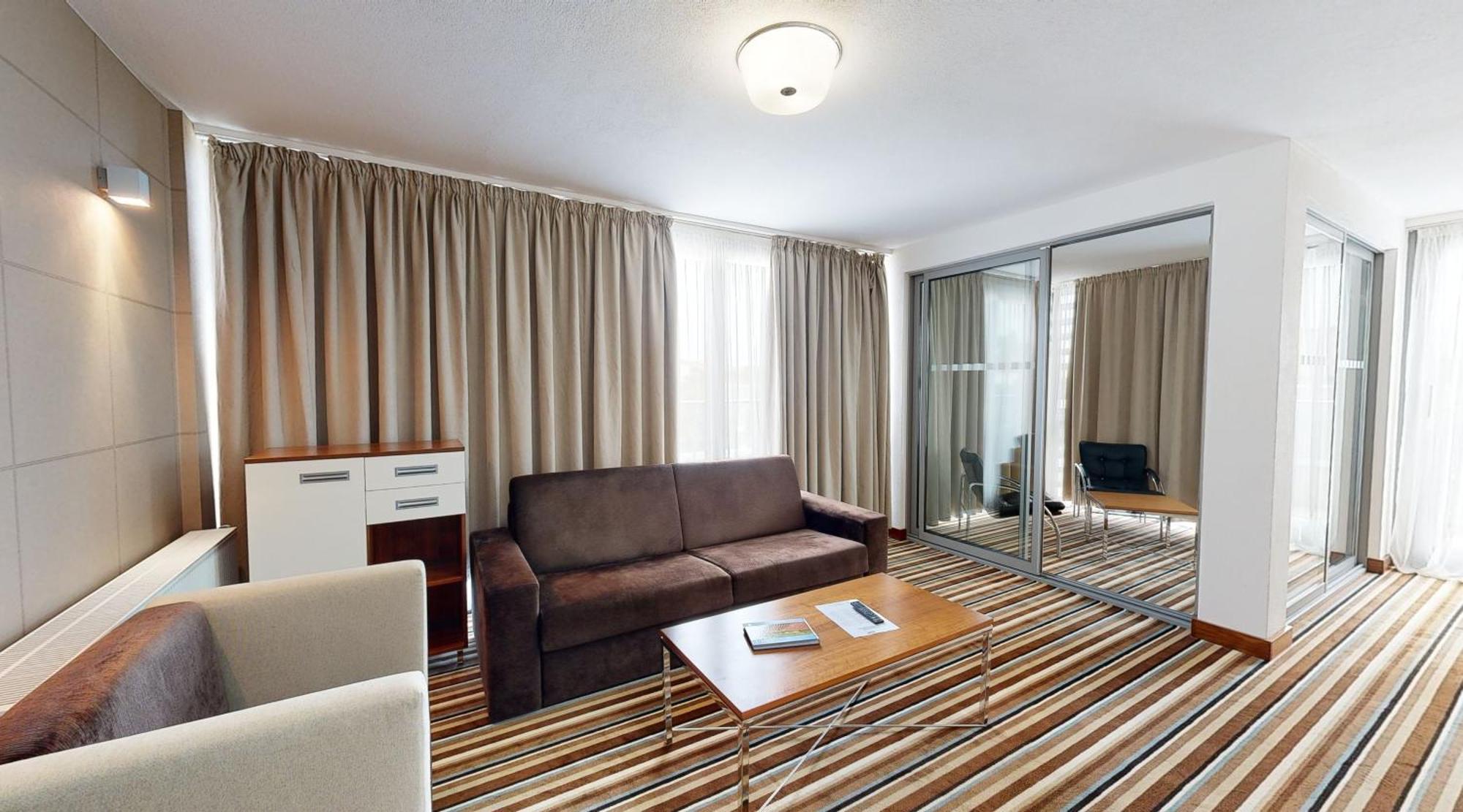 Business Hotel Astrum Laus Левице Экстерьер фото