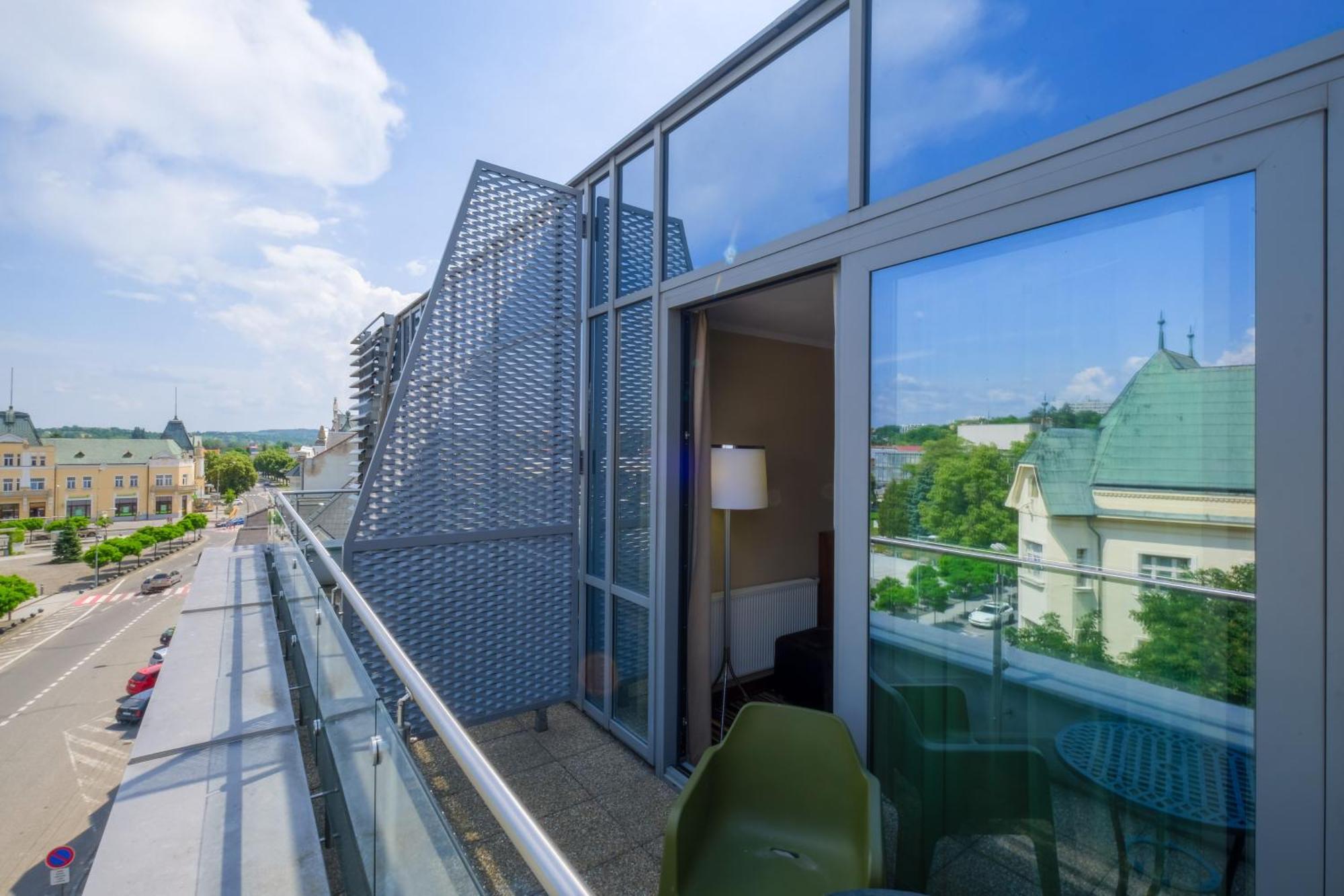 Business Hotel Astrum Laus Левице Экстерьер фото