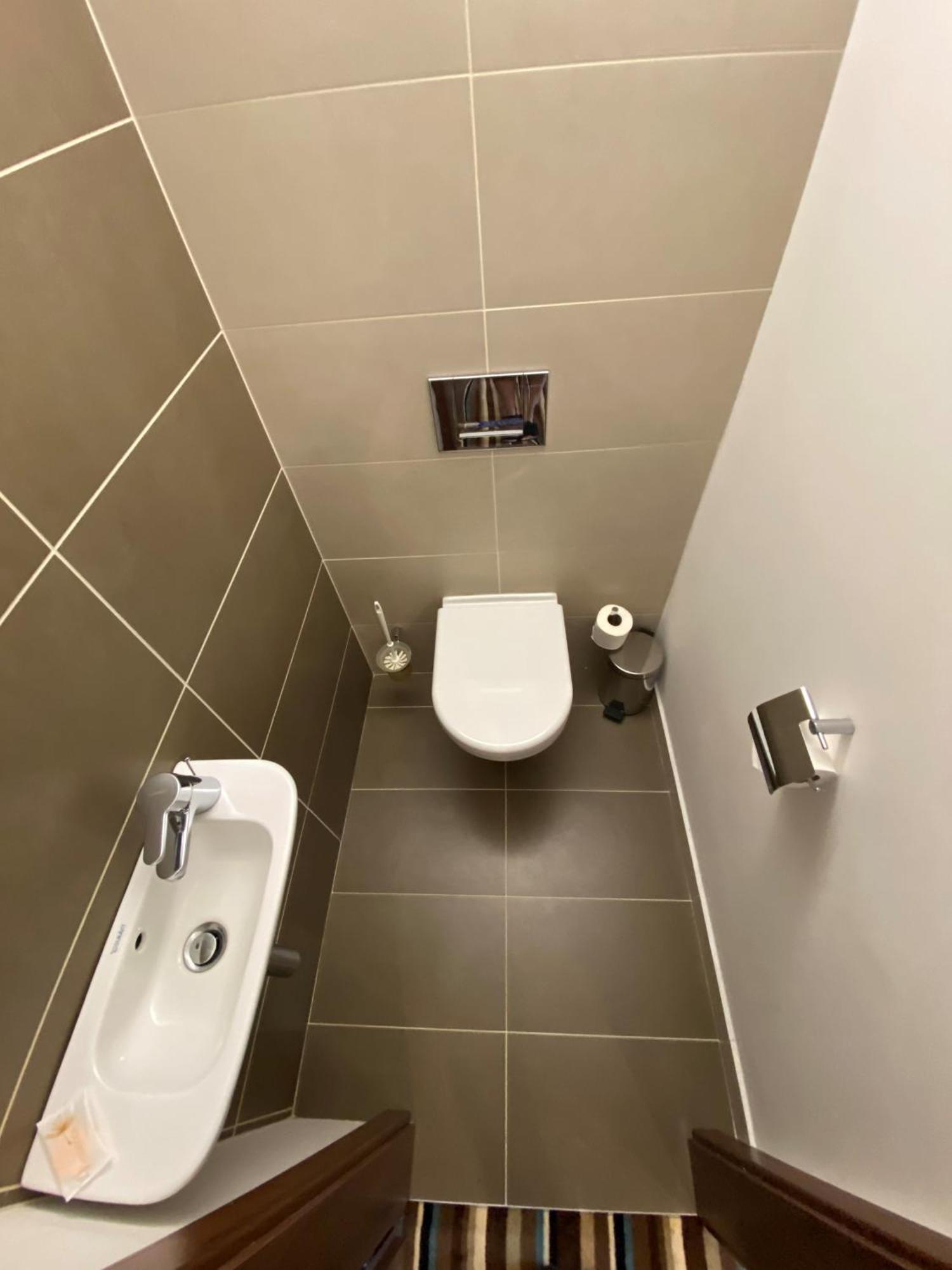 Business Hotel Astrum Laus Левице Экстерьер фото