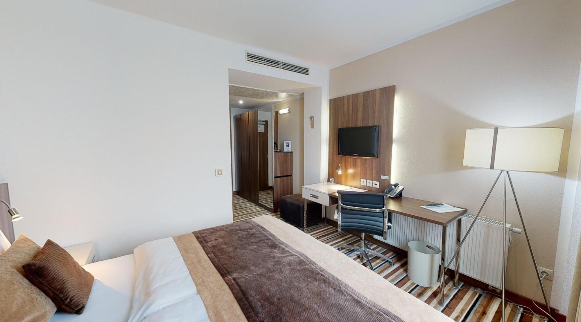 Business Hotel Astrum Laus Левице Экстерьер фото