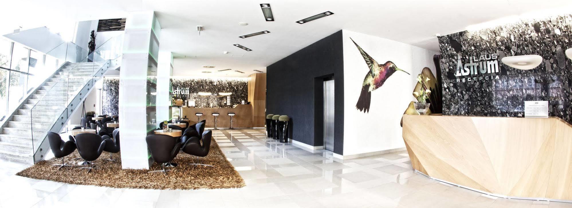 Business Hotel Astrum Laus Левице Экстерьер фото