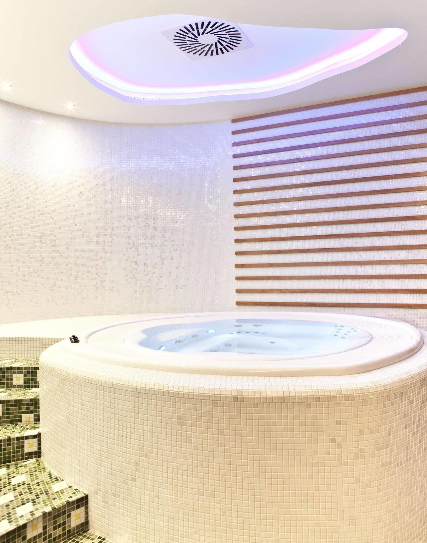 Business Hotel Astrum Laus Левице Экстерьер фото