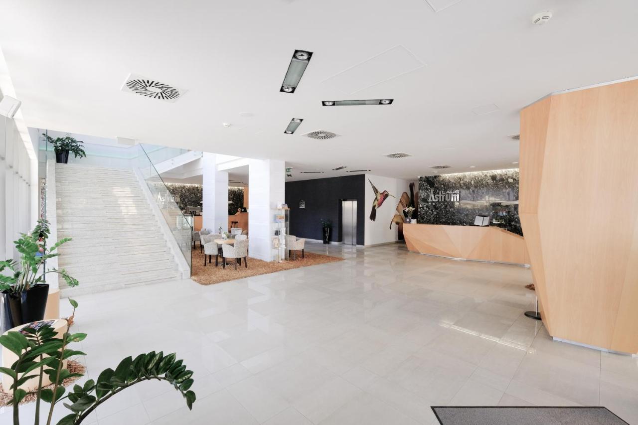 Business Hotel Astrum Laus Левице Экстерьер фото