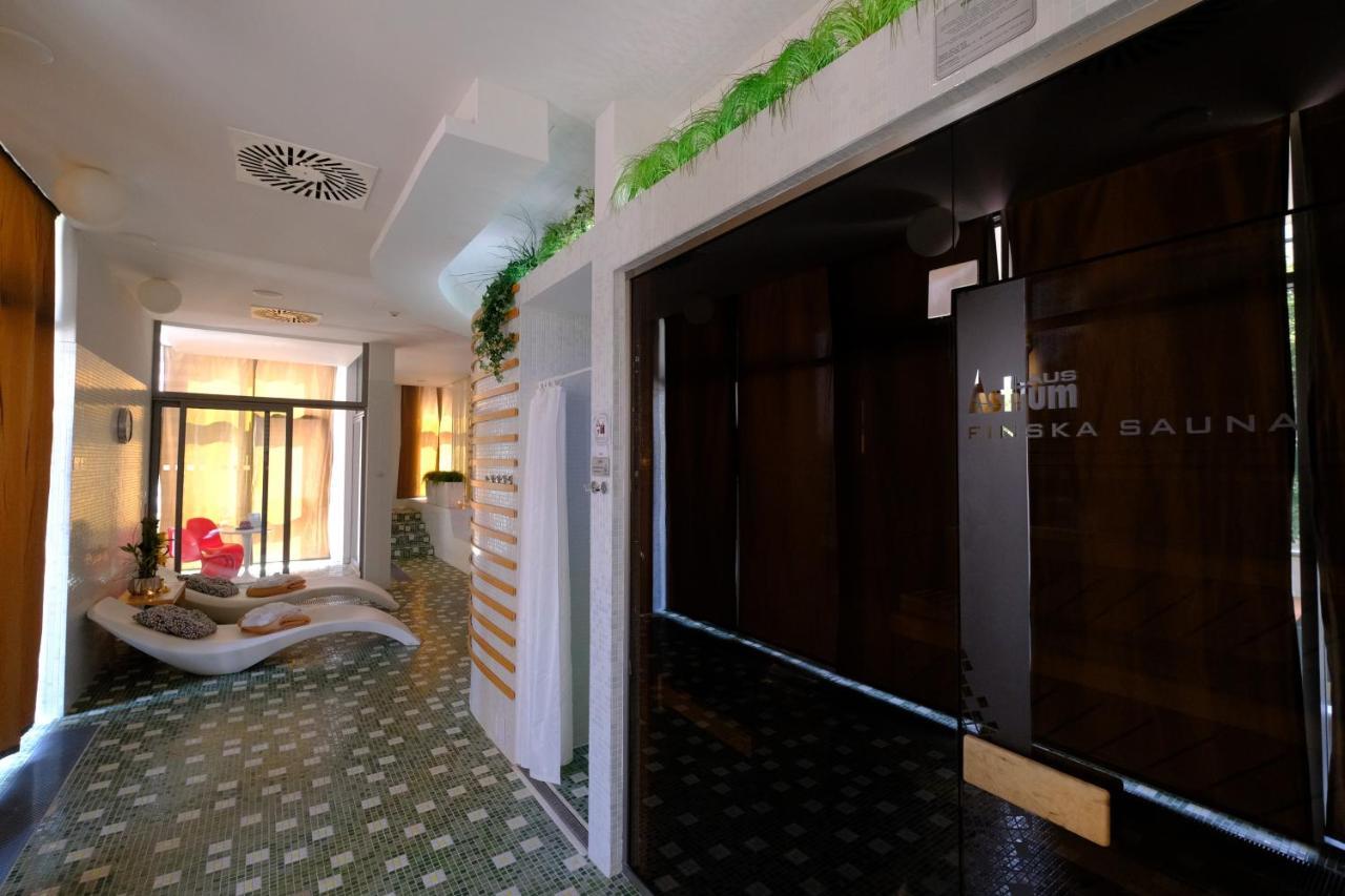 Business Hotel Astrum Laus Левице Экстерьер фото