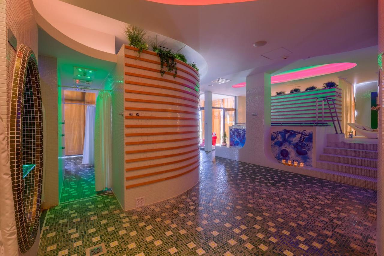 Business Hotel Astrum Laus Левице Экстерьер фото