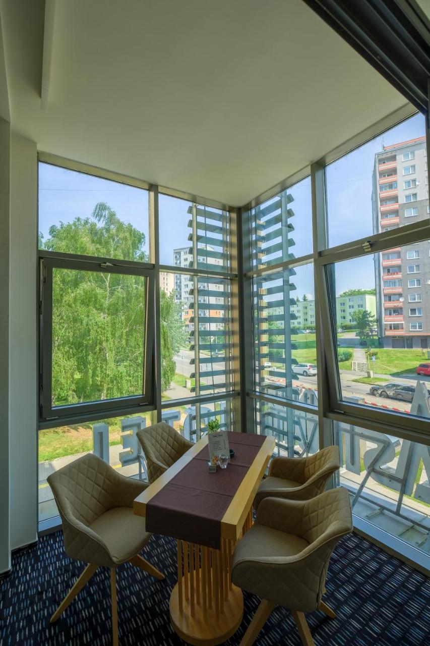 Business Hotel Astrum Laus Левице Экстерьер фото